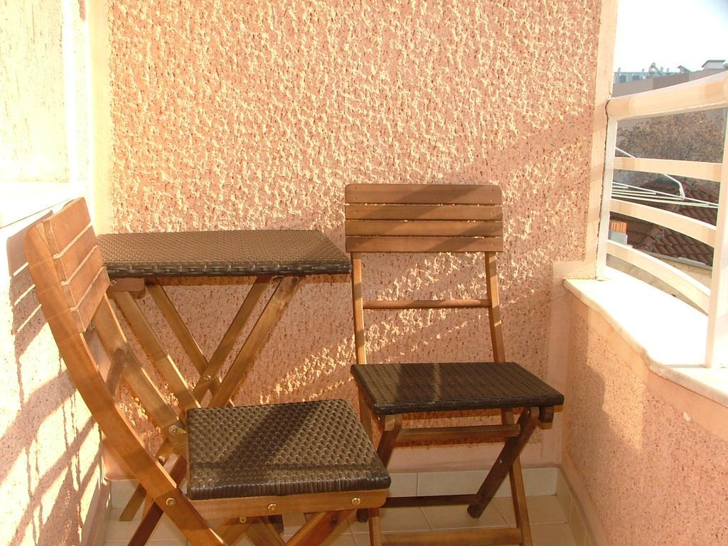 Risto'S Apartment Скоп'є Екстер'єр фото