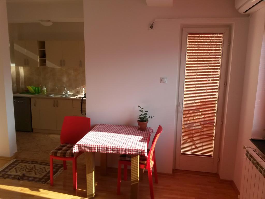 Risto'S Apartment Скоп'є Екстер'єр фото