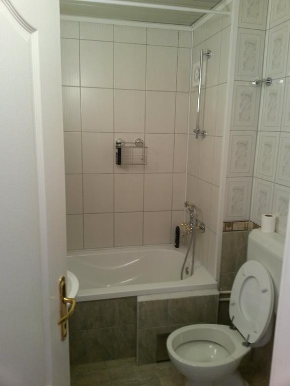Risto'S Apartment Скоп'є Екстер'єр фото