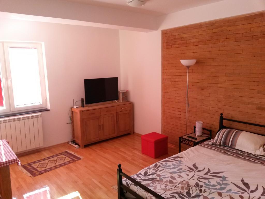 Risto'S Apartment Скоп'є Екстер'єр фото